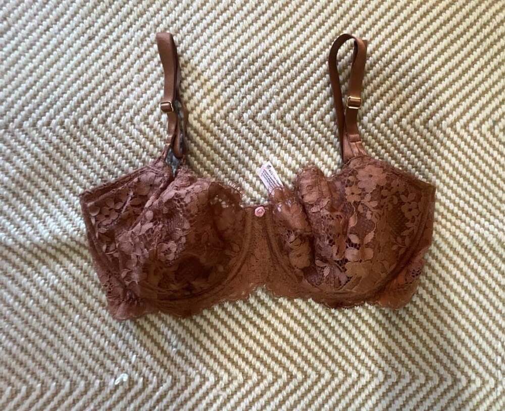 Victoria's Secret Unlined Lace Bra Size 32DDD Brown